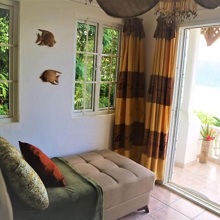 Seychelles Yellow Petals Anse Boileau Exterior photo