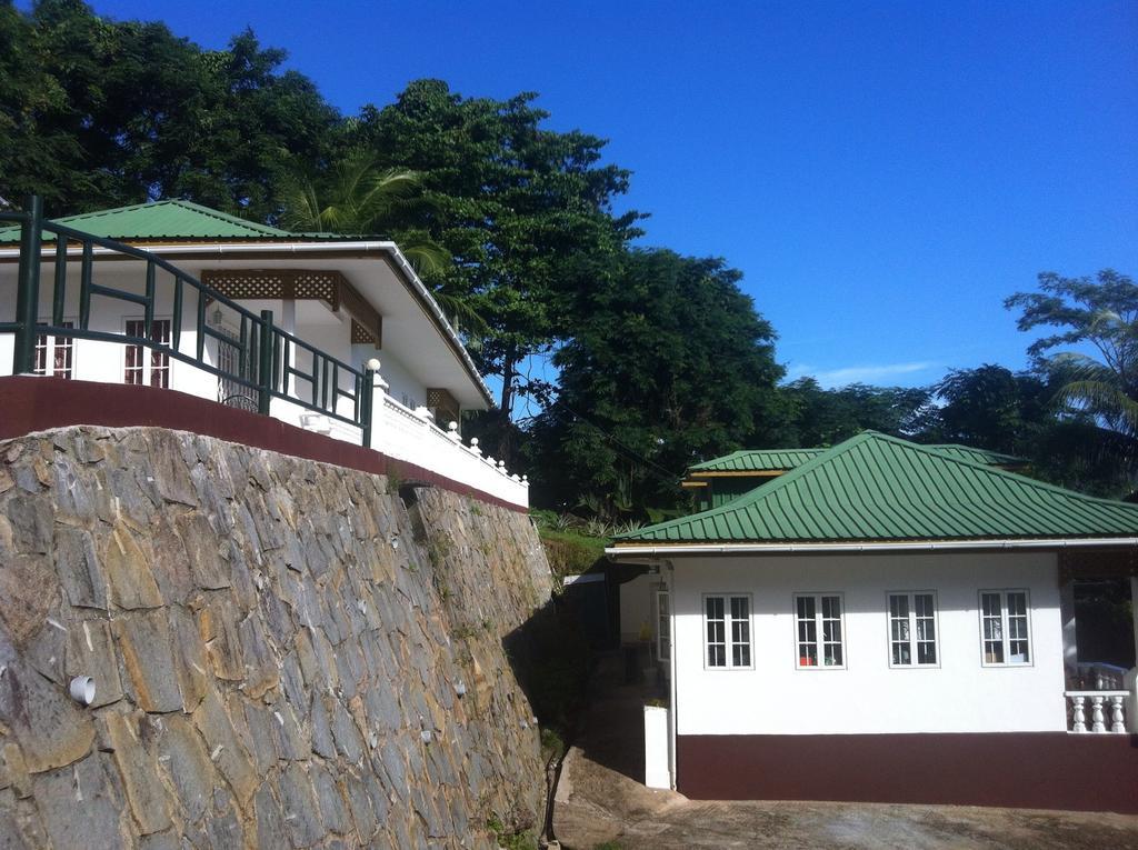 Seychelles Yellow Petals Anse Boileau Exterior photo